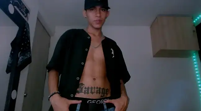 Snapshot of Samuel_Suarez chatting on January 22, 4:34 am Samuel Suarez online show from January 22, 4:34 am