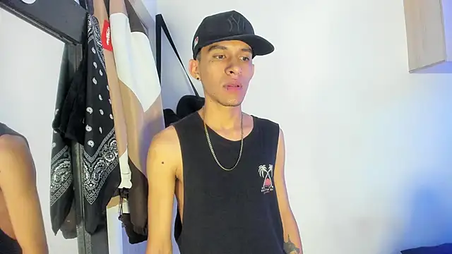 Snapshot of Samuel_Suarez chatting on March 18, 1:43 am Samuel Suarez online show from March 18, 1:43 am