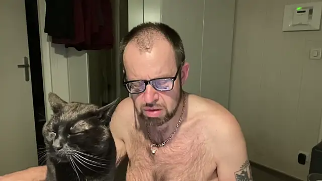 FABIOGLASSES online show from May 3, 10:16 pm