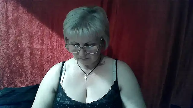 Gina Marlyn online show from April 5, 7:00 pm