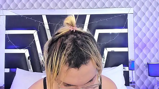 Snapshot of katya_kozlov chatting on March 17, 6:40 am katya kozlov online show from March 17, 6:40 am