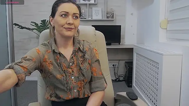 EllaMilf  online show from January 23, 12:41 pm