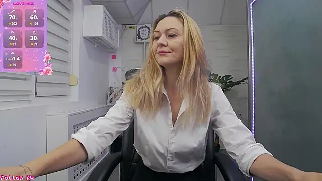 EllaMilf  online show from October 13, 4:07 pm