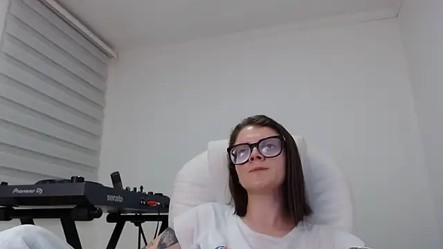 Arya starrk online show from December 5, 2:20 am