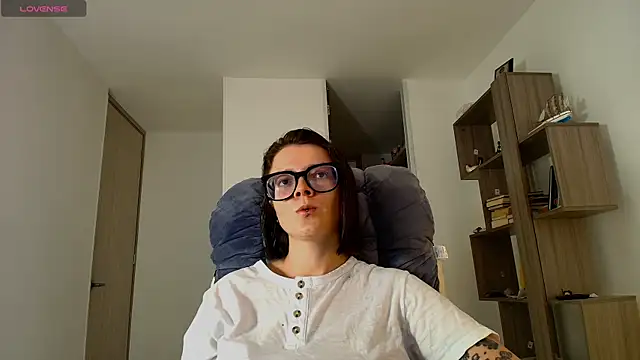 Arya starrk online show from November 21, 3:11 pm