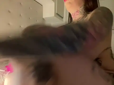 Snapshot of SabrinaRussel chatting on December 18, 5:31 pm SabrinaRussel online show from December 18, 5:31 pm