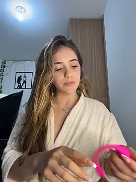 Snapshot of ShelbyHagen chatting on October 30, 10:21 pm ShelbyHagen online show from October 30, 10:21 pm