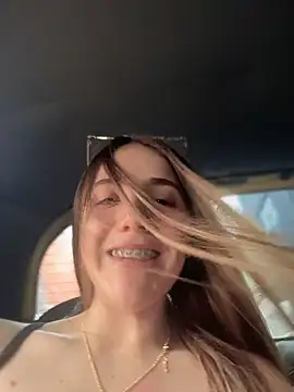 Snapshot of ShelbyHagen chatting on November 16, 9:31 pm ShelbyHagen online show from November 16, 9:31 pm