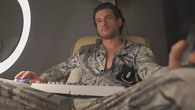 Keen   Luckystrike online show from March 21, 3:55 am