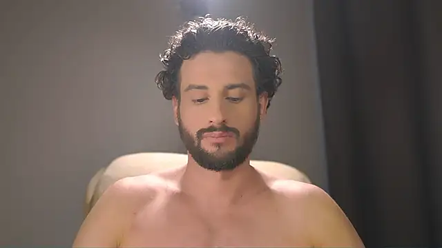 Snapshot of Keen___Luckystrike chatting on February 9, 9:57 am Keen Luckystrike online show from February 9, 9:57 am