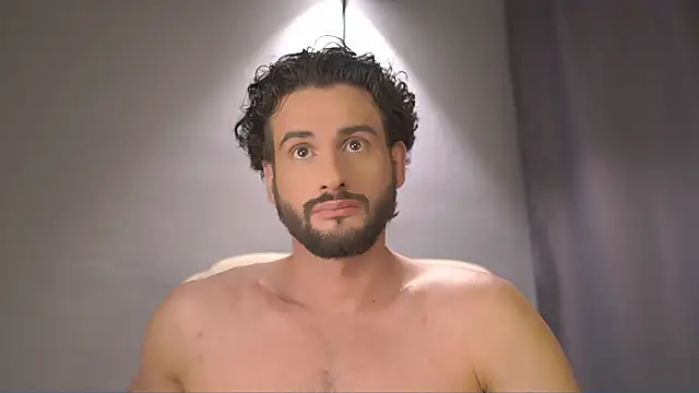 Snapshot of Keen___Luckystrike chatting on February 12, 1:39 pm Keen Luckystrike online show from February 12, 1:39 pm