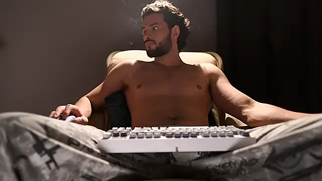 Snapshot of Keen___Luckystrike chatting on February 18, 6:59 pm Keen Luckystrike online show from February 18, 6:59 pm