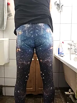 feathersify online show from October 20, 8:15 am