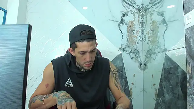 Snapshot of yeckodream chatting on November 15, 9:32 pm yeckodream online show from November 15, 9:32 pm