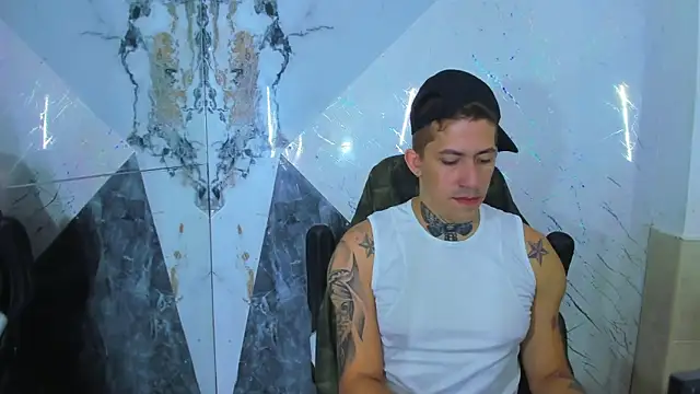 Snapshot of yeckodream chatting on December 20, 6:20 am yeckodream online show from December 20, 6:20 am