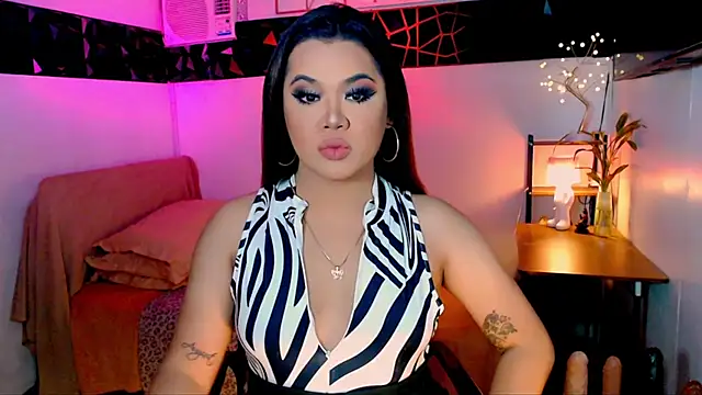 asiankatyhuge online show from November 3, 11:48 pm