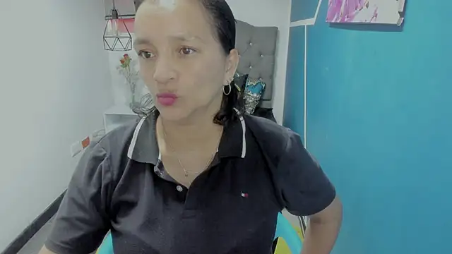 Snapshot of MarilynMiilf_ chatting on December 2, 7:49 pm MarilynMiilf online show from December 2, 7:49 pm