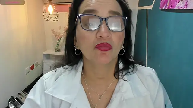 Snapshot of MarilynMiilf_ chatting on December 11, 10:49 pm MarilynMiilf online show from December 11, 10:49 pm