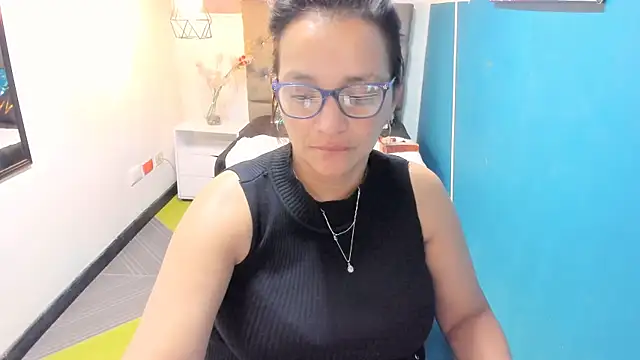 Snapshot of MarilynMiilf_ chatting on December 13, 4:54 am MarilynMiilf online show from December 13, 4:54 am