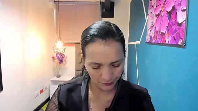 Snapshot of MarilynMiilf_ chatting on December 18, 7:41 pm MarilynMiilf online show from December 18, 7:41 pm