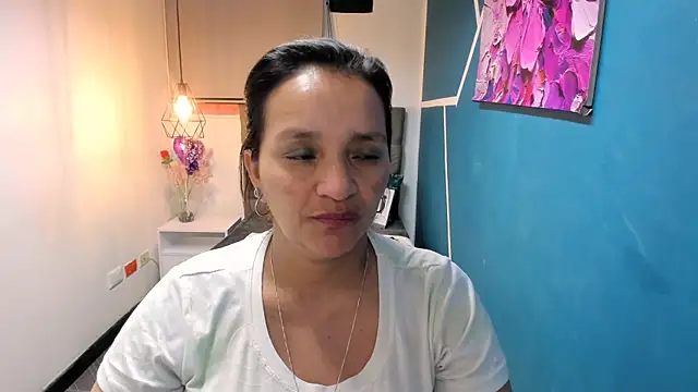 Snapshot of MarilynMiilf_ chatting on December 20, 1:58 am MarilynMiilf online show from December 20, 1:58 am