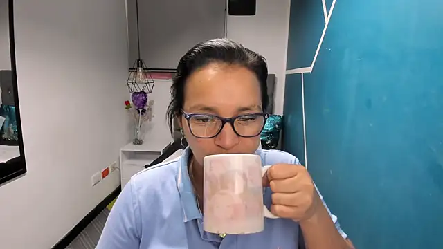 Snapshot of MarilynMiilf_ chatting on December 26, 10:41 pm MarilynMiilf online show from December 26, 10:41 pm