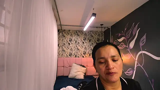 Snapshot of MarilynMiilf_ chatting on March 10, 7:18 pm MarilynMiilf online show from March 10, 7:18 pm