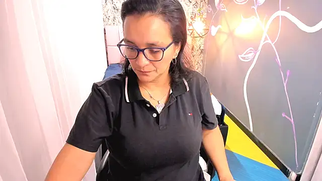 Snapshot of MarilynMiilf_ chatting on March 11, 1:37 am MarilynMiilf online show from March 11, 1:37 am
