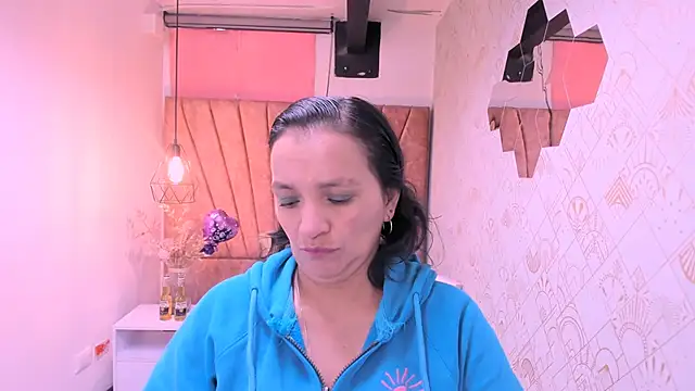 Snapshot of MarilynMiilf_ chatting on October 7, 7:22 pm MarilynMiilf online show from October 7, 7:22 pm