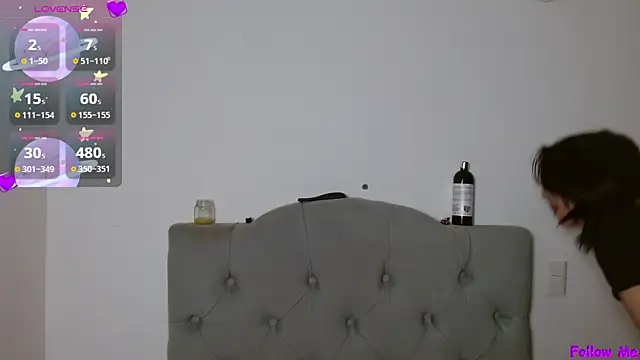 Snapshot of Red-moon1 chatting on February 6, 10:37 am Red-moon1 online show from February 6, 10:37 am