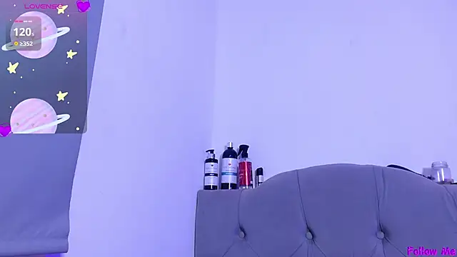 Snapshot of Red-moon1 chatting on March 21, 5:23 pm Red-moon1 online show from March 21, 5:23 pm