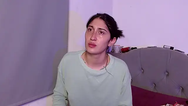 Snapshot of Red-moon1 chatting on September 19, 4:36 am Red-moon1 online show from September 19, 4:36 am