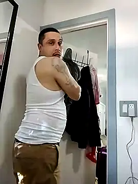 Snapshot of thickcocklatino chatting on January 16, 7:41 pm thickcocklatino online show from January 16, 7:41 pm