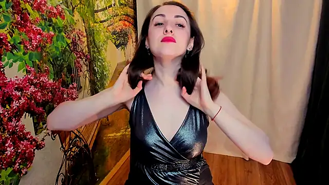 Snapshot of I-JUST-I chatting on February 12, 2:45 am I-JUST-I online show from February 12, 2:45 am