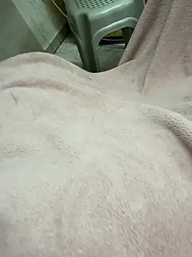 Snapshot of buri232 chatting on January 22, 7:14 am buri232 online show from January 22, 7:14 am