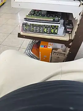 Snapshot of buri232 chatting on February 28, 12:42 pm buri232 online show from February 28, 12:42 pm