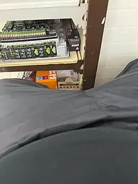 Snapshot of buri232 chatting on March 1, 9:18 am buri232 online show from March 1, 9:18 am