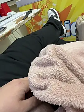 Snapshot of buri232 chatting on March 4, 5:24 pm buri232 online show from March 4, 5:24 pm