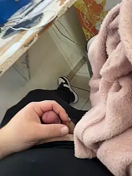 Snapshot of buri232 chatting on March 5, 10:55 am buri232 online show from March 5, 10:55 am