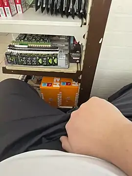 Snapshot of buri232 chatting on March 9, 11:03 am buri232 online show from March 9, 11:03 am