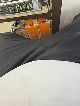 Snapshot of buri232 chatting on March 10, 10:48 am buri232 online show from March 10, 10:48 am