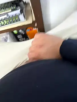 Snapshot of buri232 chatting on September 13, 8:47 am buri232 online show from September 13, 8:47 am