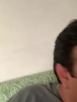 Snapshot of EmilianoGt chatting on October 26, 10:47 pm EmilianoGt online show from October 26, 10:47 pm