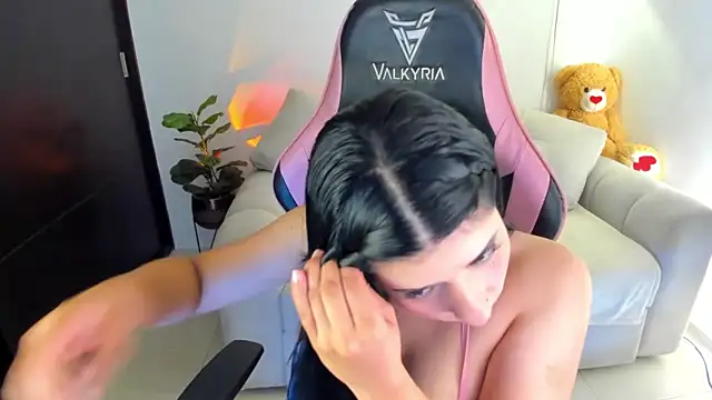 eval lee18 online show from February 11, 3:33 am