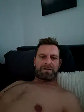 Snapshot of Mjn34 chatting on November 5, 6:46 am Mjn34 online show from November 5, 6:46 am