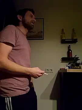 Snapshot of Mjn34 chatting on November 26, 6:36 am Mjn34 online show from November 26, 6:36 am