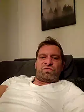 Snapshot of Mjn34 chatting on December 2, 6:41 am Mjn34 online show from December 2, 6:41 am