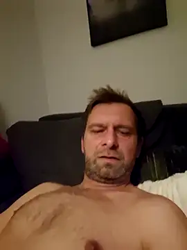 Snapshot of Mjn34 chatting on December 3, 6:21 am Mjn34 online show from December 3, 6:21 am