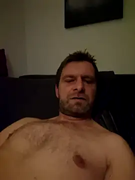 Snapshot of Mjn34 chatting on December 5, 6:33 am Mjn34 online show from December 5, 6:33 am