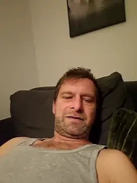 Snapshot of Mjn34 chatting on December 19, 6:20 am Mjn34 online show from December 19, 6:20 am